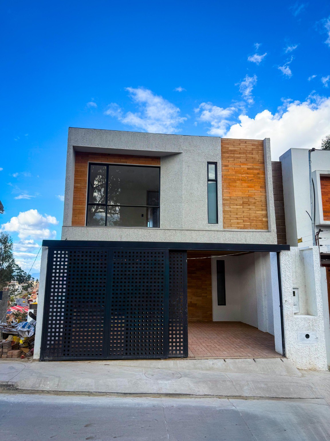 Fachada de la casa en venta en Misicata